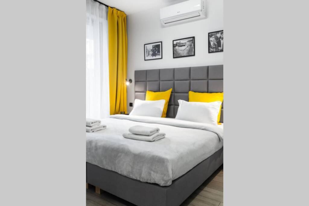 Househost Apartment: Miodowa 42/8a Street Appartement *